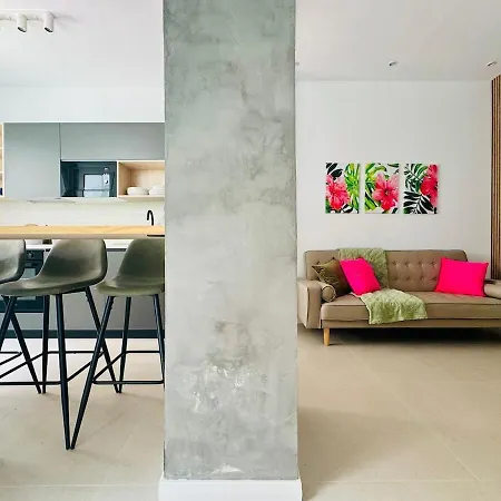 Planas 3 Designer Aparment With Terraza In Ruzafa Soho Valencia